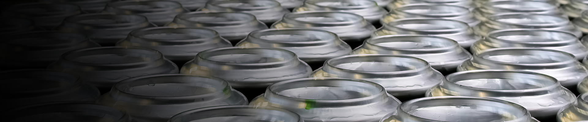 Cationic curing Aluminum cans with gradient