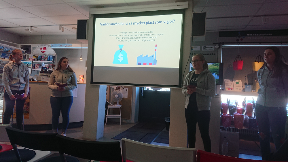 Students presenting at Plastens Hus