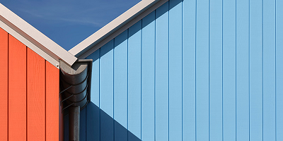 Alkyds blue and red house