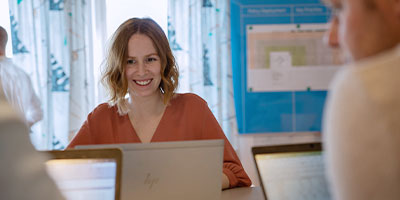 A Perstorp employee at a meeting